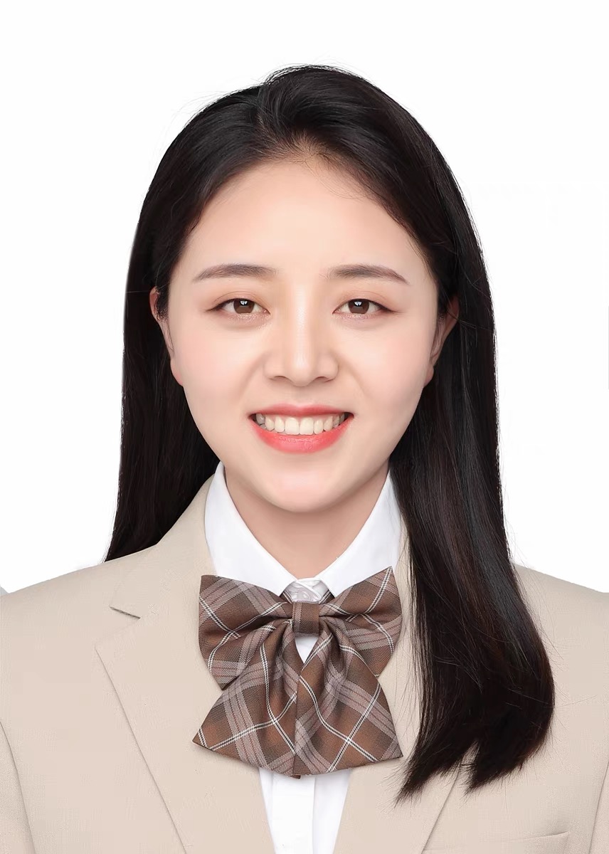 Zhuolin Li (李卓琳)